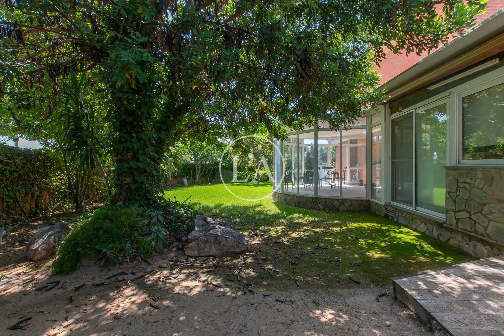 Semi-detached house with terrace for sale in Carrer d'Alexandre Galí, imagen 5