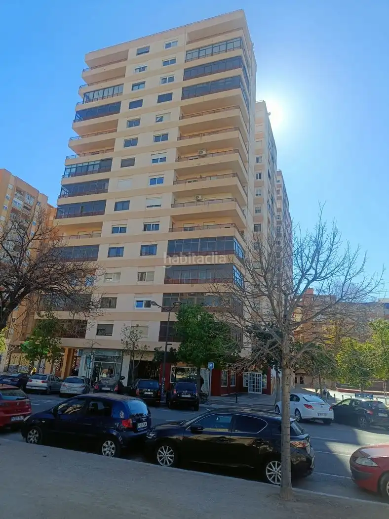 Flat with lift to rent in Avinguda de Blasco Ibáñez 154
