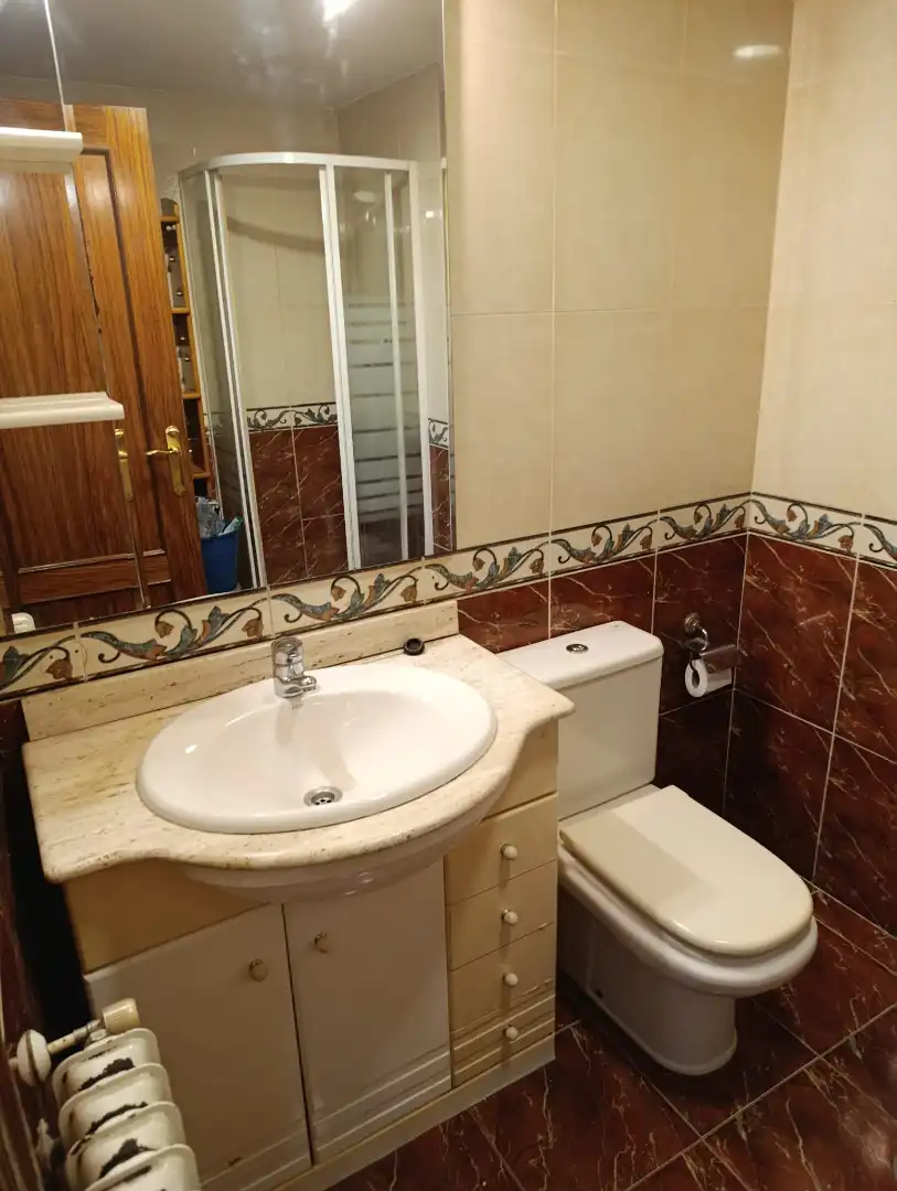 Bany de Loft en venda en Avilés amb Calefacció, Parquet i Traster
