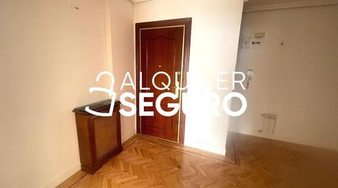 Foto 2 de Piso de alquiler en De Pío Baroja, Jerónimos,  Madrid Capital
