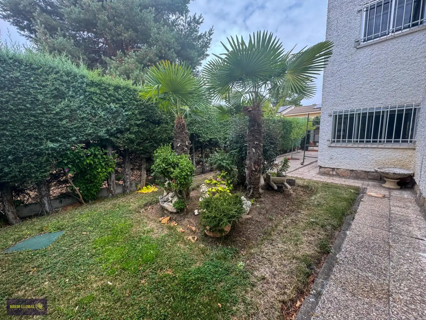 Jardí de Casa o xalet en venda en Cabanillas de la Sierra amb Jardí privat, Traster i Piscina