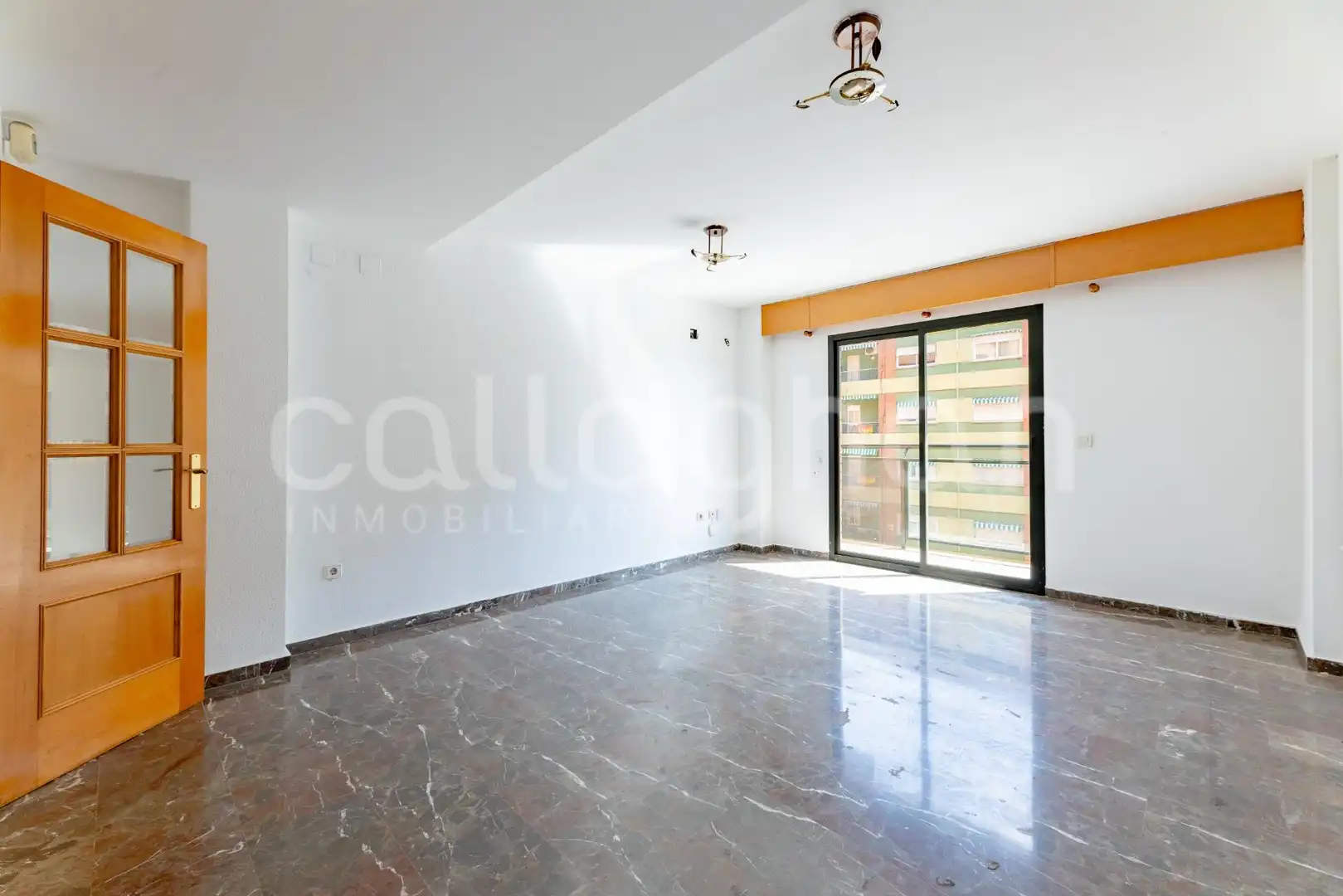 Living room of Flat for sale in  Valencia Capital  with Air Conditioner and Terrace
