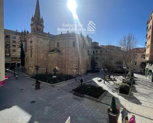 Vista exterior de Pis de lloguer en Salamanca Capital amb Calefacció, Terrassa i Moblat