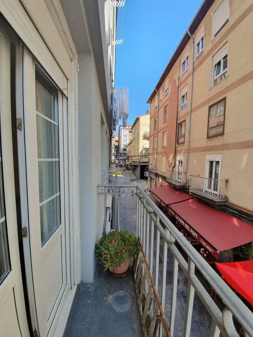 Wohnung zur Miete in Calle BURGOS, Numancia - San Fernando