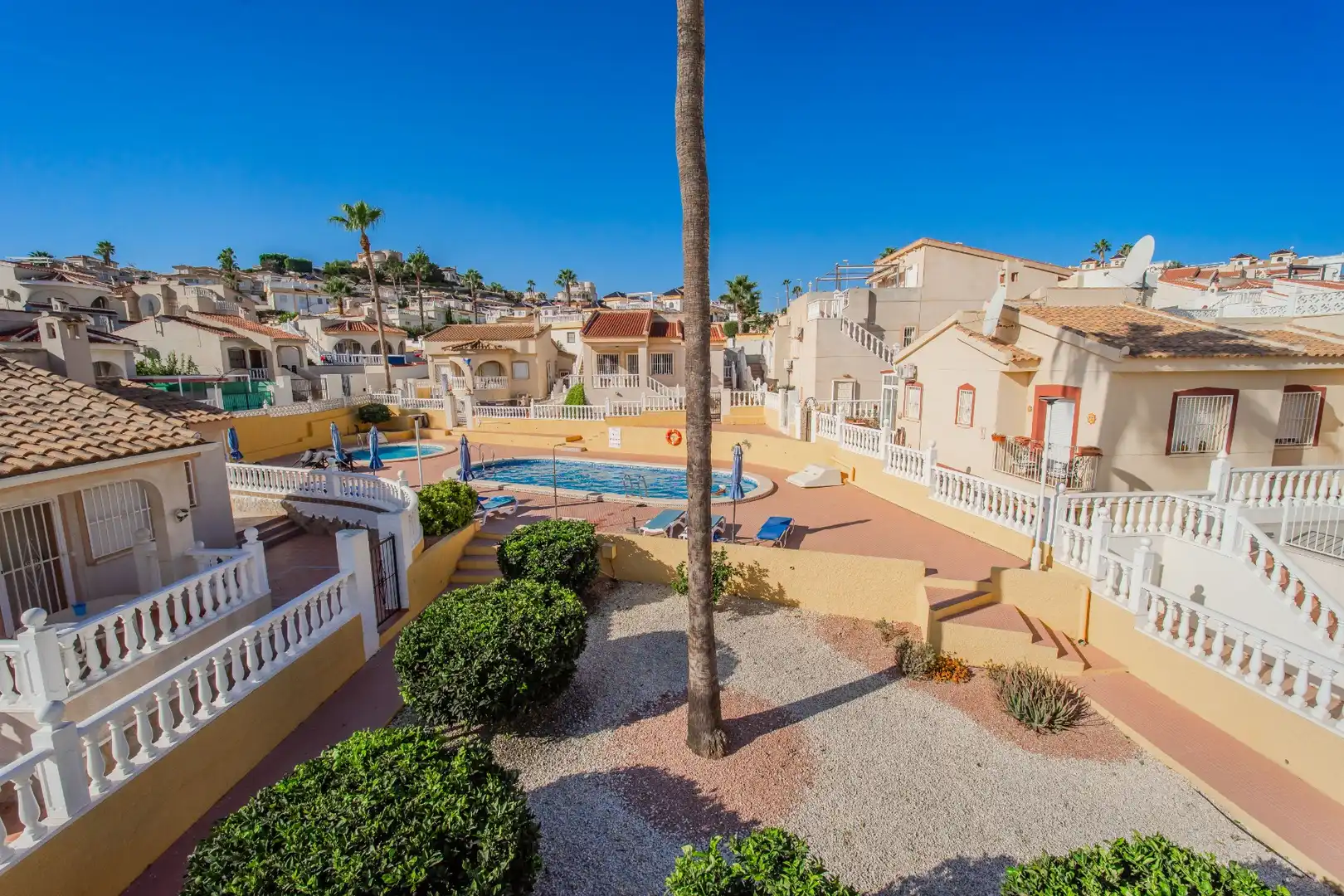Vista exterior de Casa o xalet en venda en Rojales amb Terrassa, Traster i Piscina