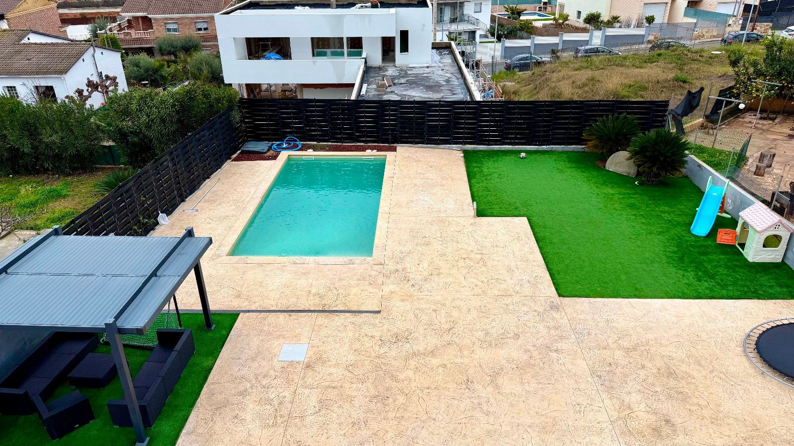 Piscina de Casa o chalet en venta en Calafell con Aire acondicionado, Calefacción y Jardín privado