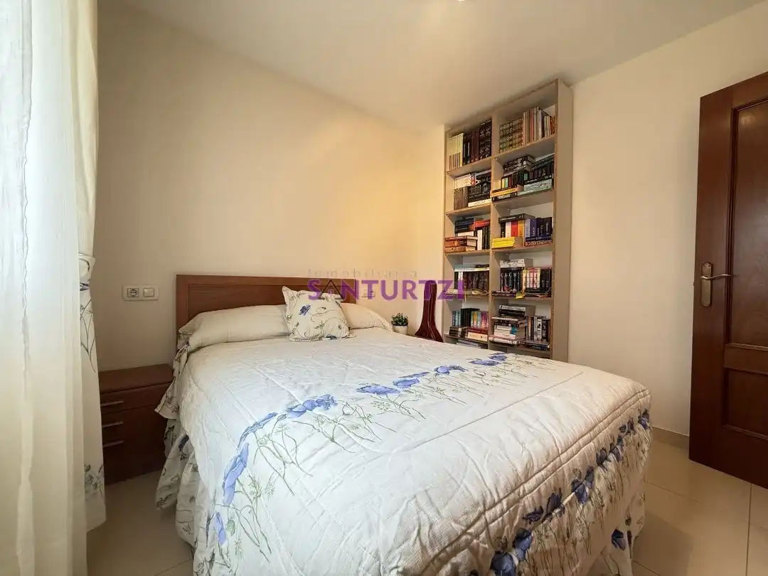 Bedroom of Detached homes for sale in Castro-Urdiales  with Heating, Terrace and Furnished