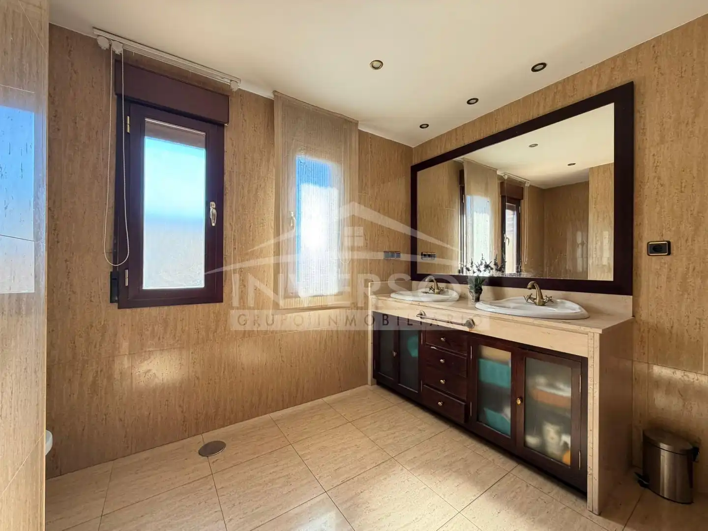 Baño de Casa o chalet en venta en Maracena con Aire acondicionado, Calefacción y Jardín privado