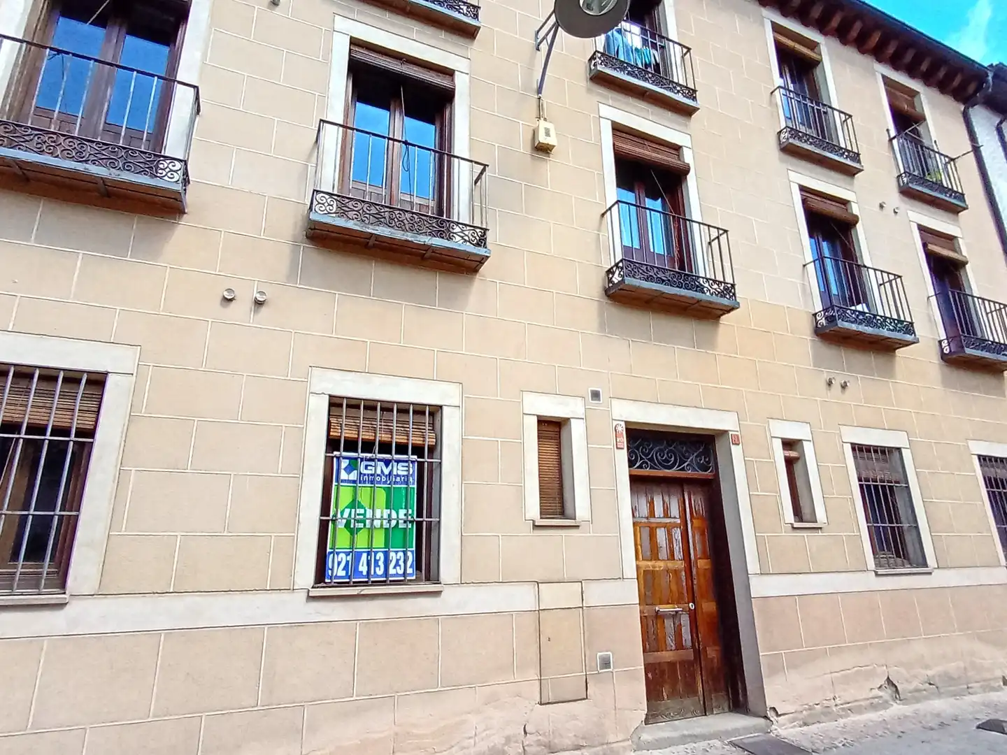 Vista exterior de Oficina en venda en Segovia