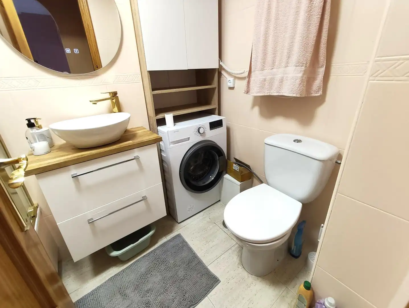 Bany de Apartament de lloguer en Torrevieja amb Aire condicionat, Moblat i Balcó