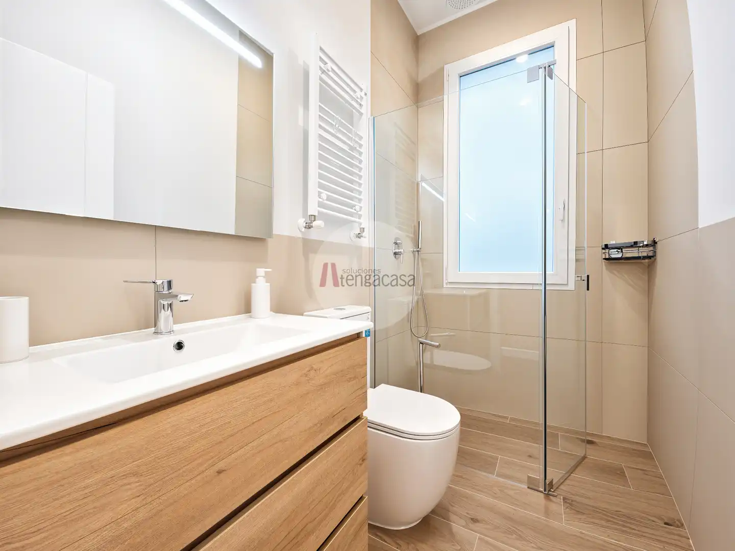 Baño de Piso de alquiler en Madrid con Aire acondicionado, Calefacción y Parquet