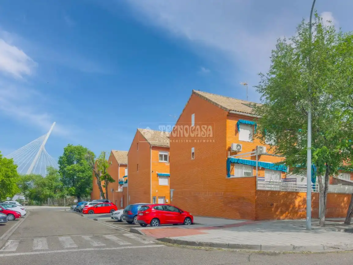 Exterior view of Detached homes for sale in  Toledo Capital  with Air Conditioner, Heating and Terrace