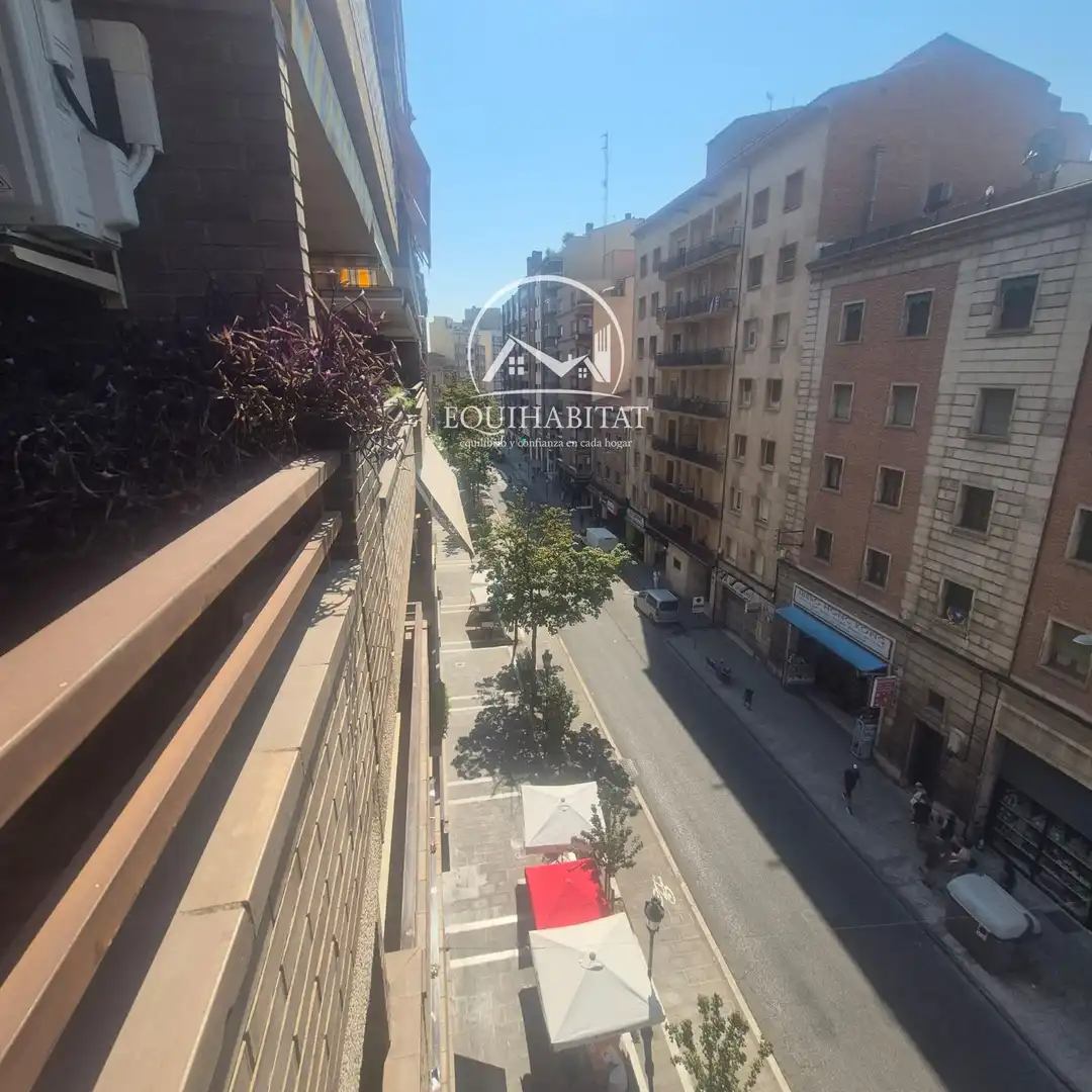 Vista exterior de Piso de alquiler en Lleida con Aire acondicionado, Terraza y Amueblado