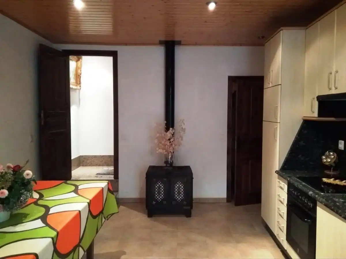 Küche von Country house zum Verkauf in Oencia mit Terrasse, Abstellraum und Möbliert