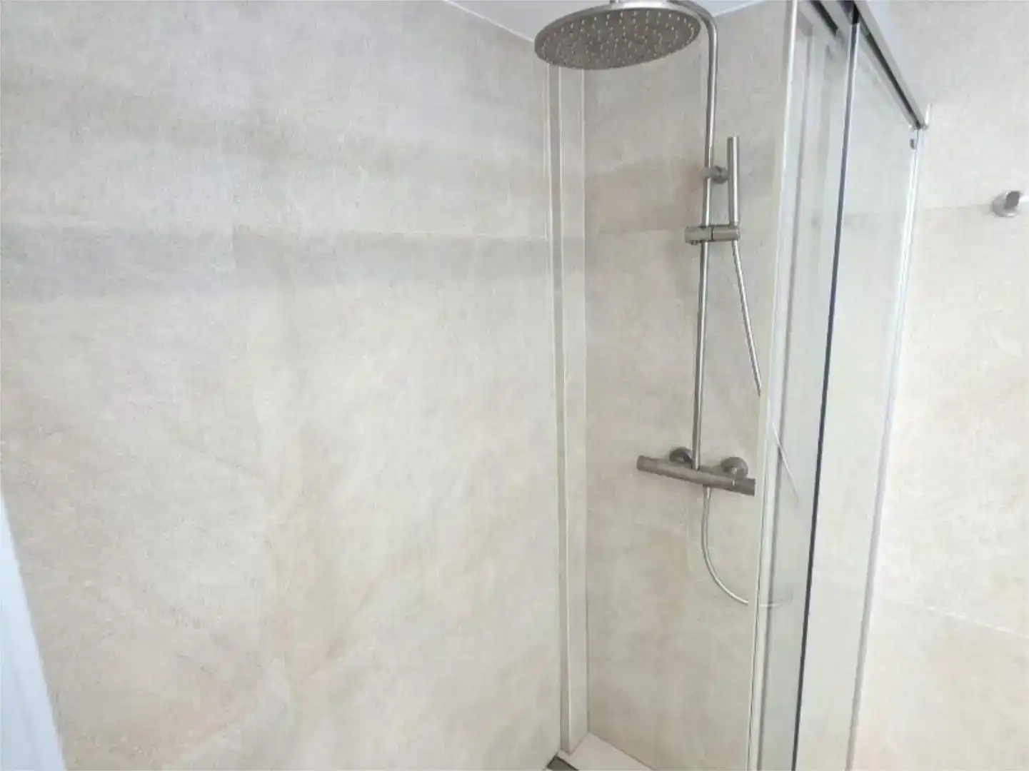 Bany de Casa adosada en venda en Santa Eulària des Riu amb Aire condicionat, Piscina i Balcó