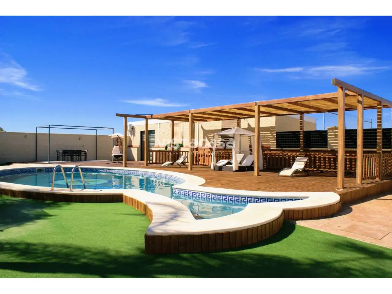 Piscina de Casa o chalet en venta en Carmona con Aire acondicionado, Calefacción y Jardín privado