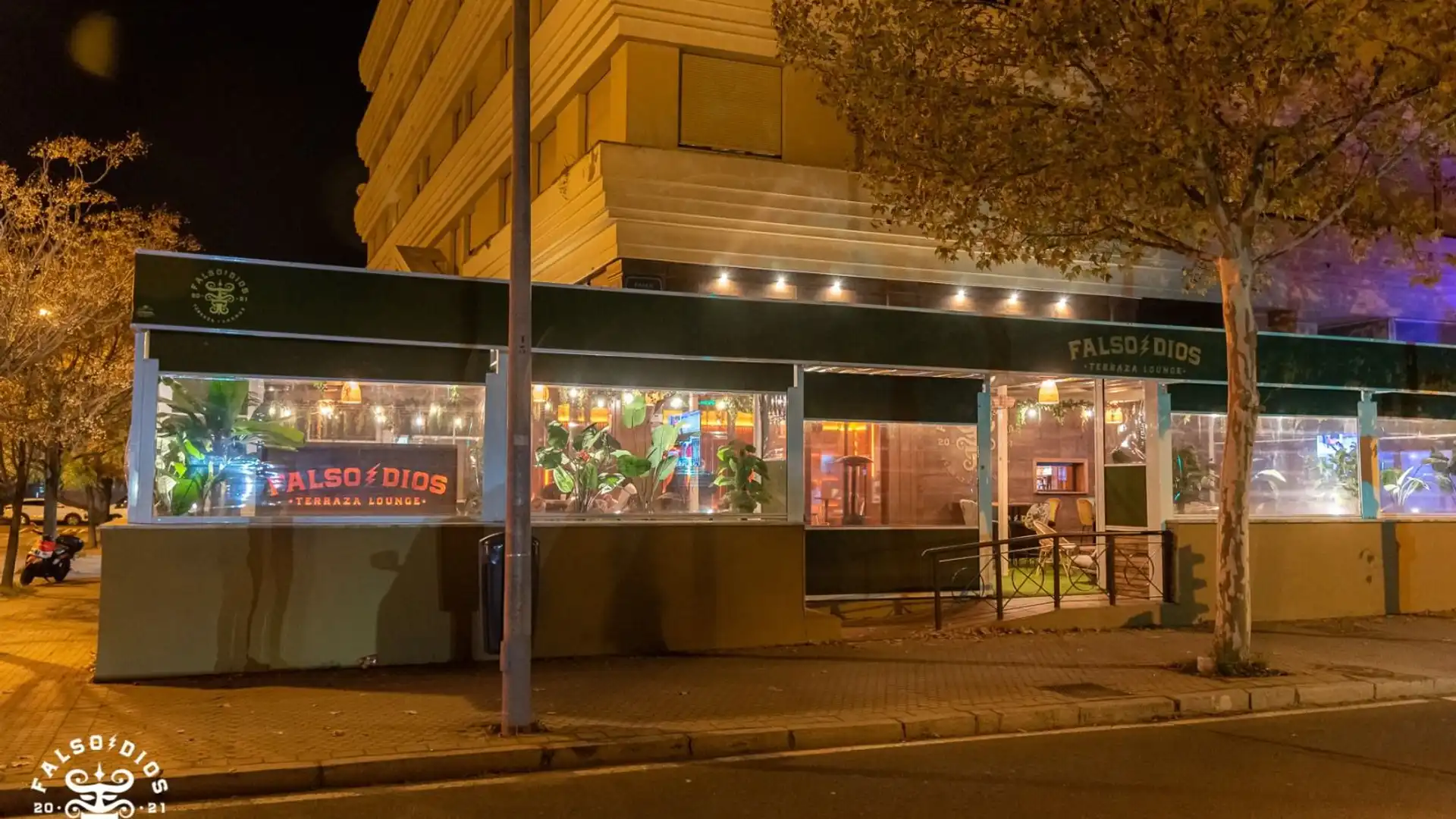 Local en traspaso en  Sevilla Capital con Aire acondicionado, Calefacción y Terraza
