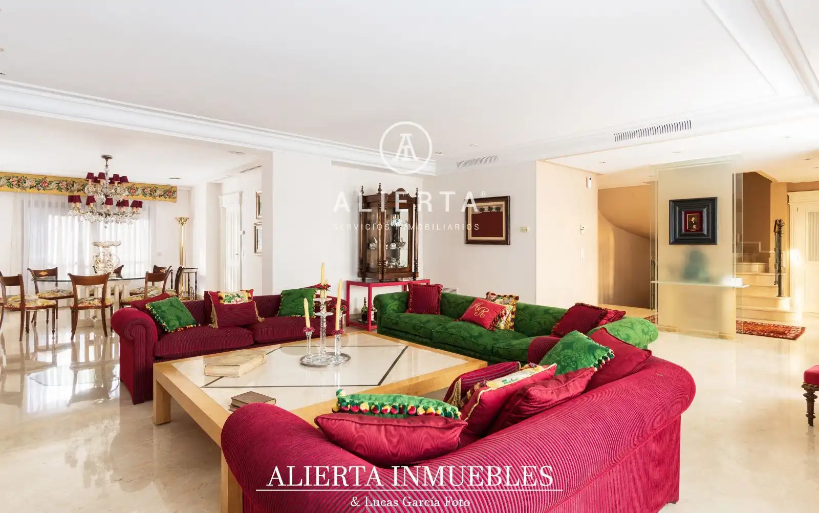 Sala d'estar de Casa adosada en venda en Zaragoza amb Aire condicionat, Calefacció i Traster