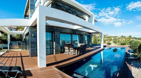 Villa de lujo de obra nueva en Calpe — 4 dormitorios · 4 baños · 440 m² · parcela 670 m² — Sin honorarios para el comprador