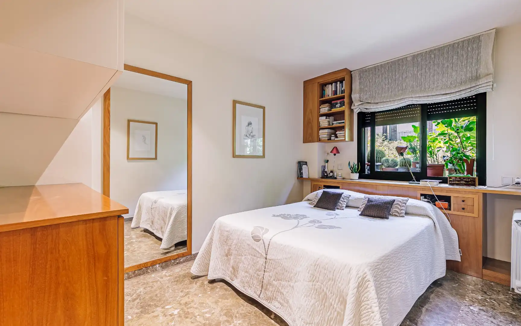 Bedroom of Duplexes for sale in Barcelona  with Heating, Furnished and Balcony