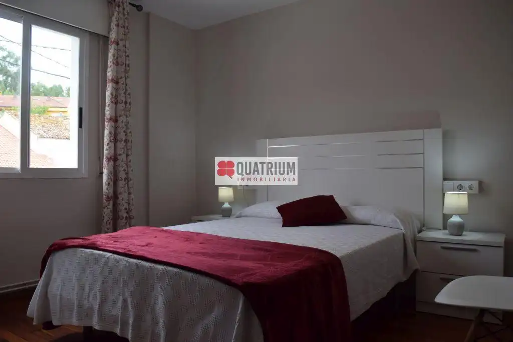Habitación de Casa o chalet en venta en Santiago de Compostela  con Jardín privado y Trastero