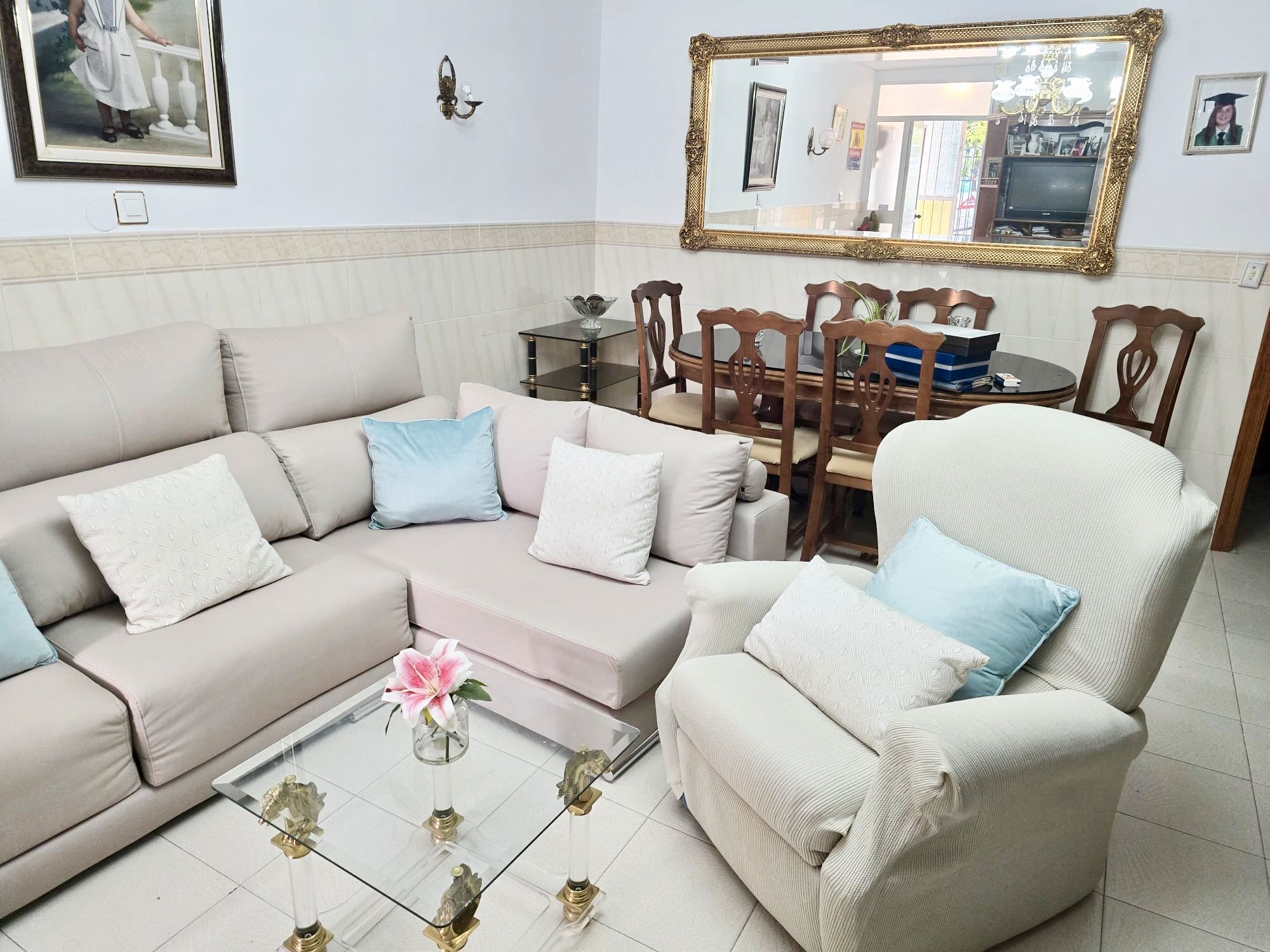 Sala de estar de Casa adosada en venta en Lucena