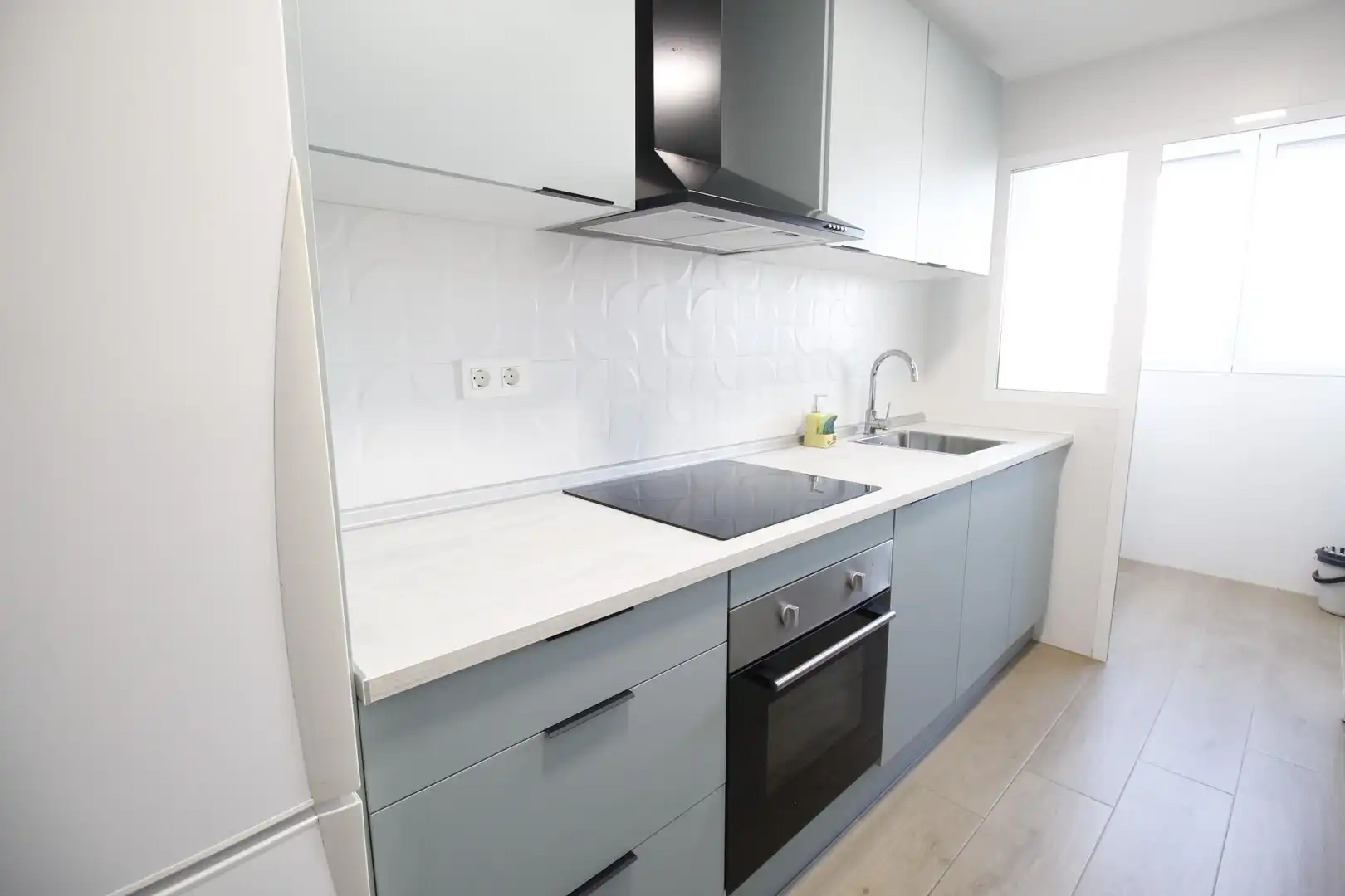 Flat with terrace to rent in Calle Teofilo Gautier 2, imagen 6