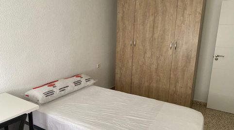 Foto 5 de Piso de alquiler en Demetrio Spínola, Rosaleda - Juventud, Granada Capital