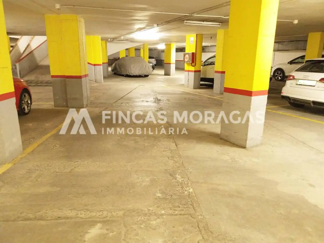 Aparcament de Garatge en venda en Sant Cugat del Vallès amb Alarma