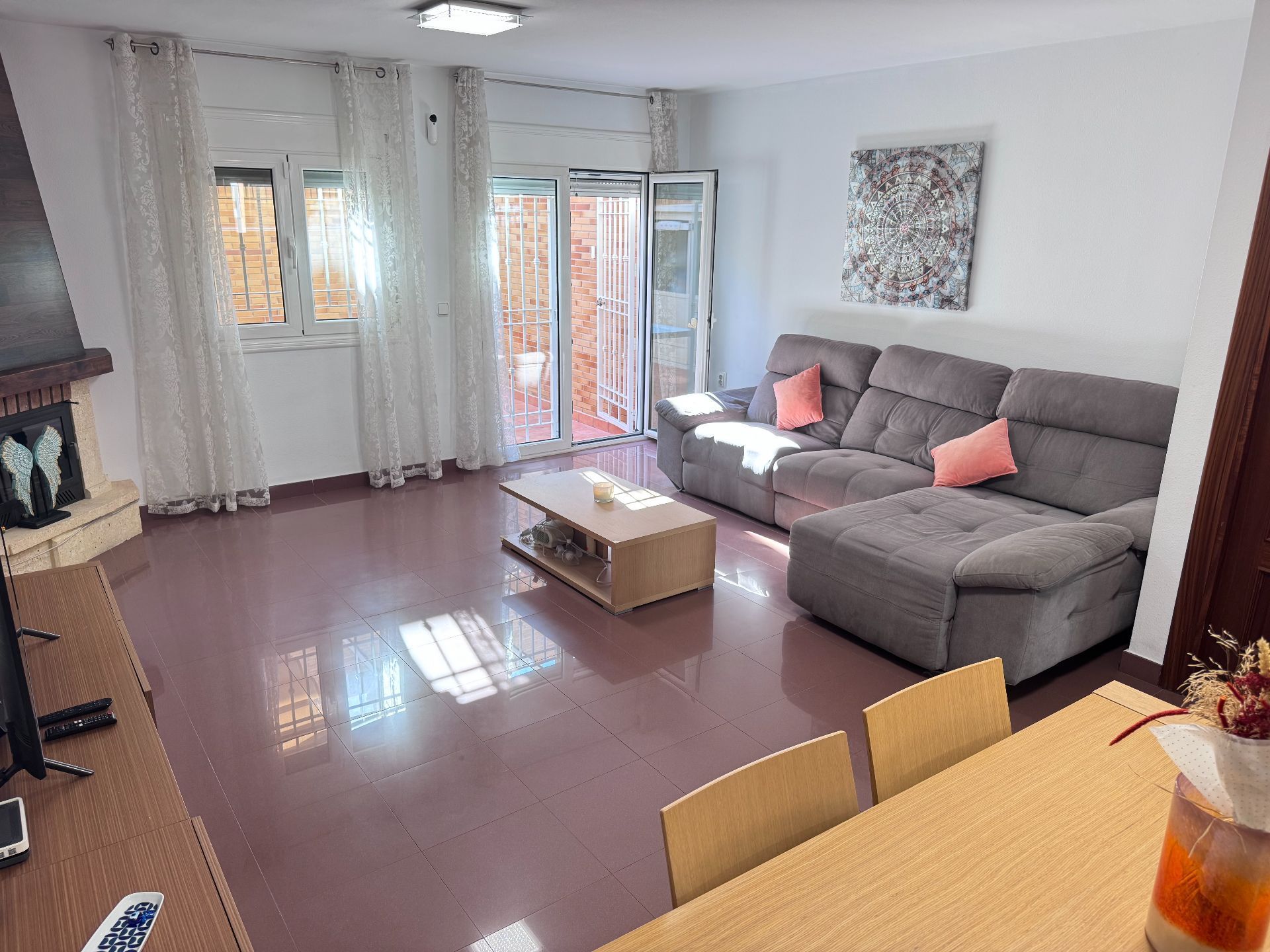 Sala de estar de Casa adosada en venta en Roquetas de Mar con Aire acondicionado y Trastero