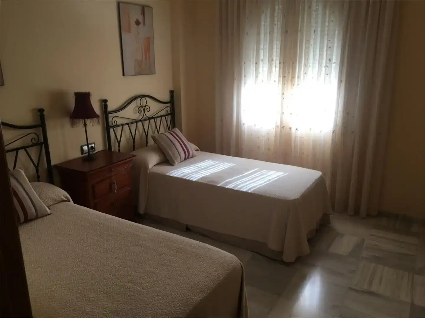 Dormitori de Casa o xalet en venda en Utrera amb Aire condicionat, Jardí privat i Parquet