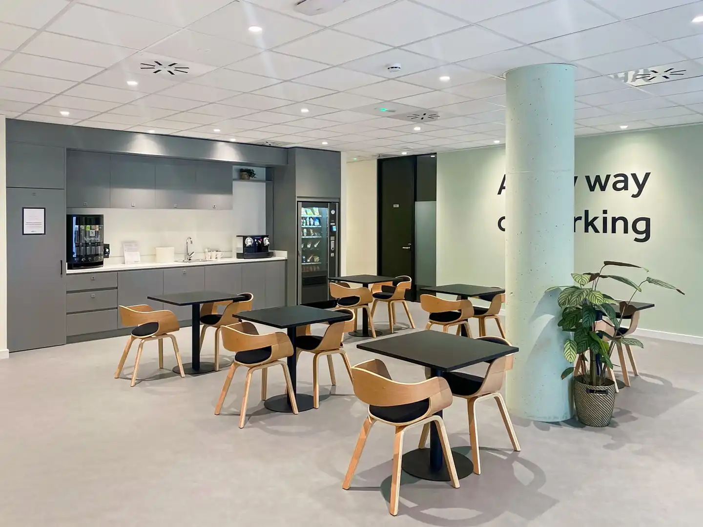 Büro zur Miete in Rivas-Vaciamadrid mit Klimaanlage, Heizung und Möbliert
