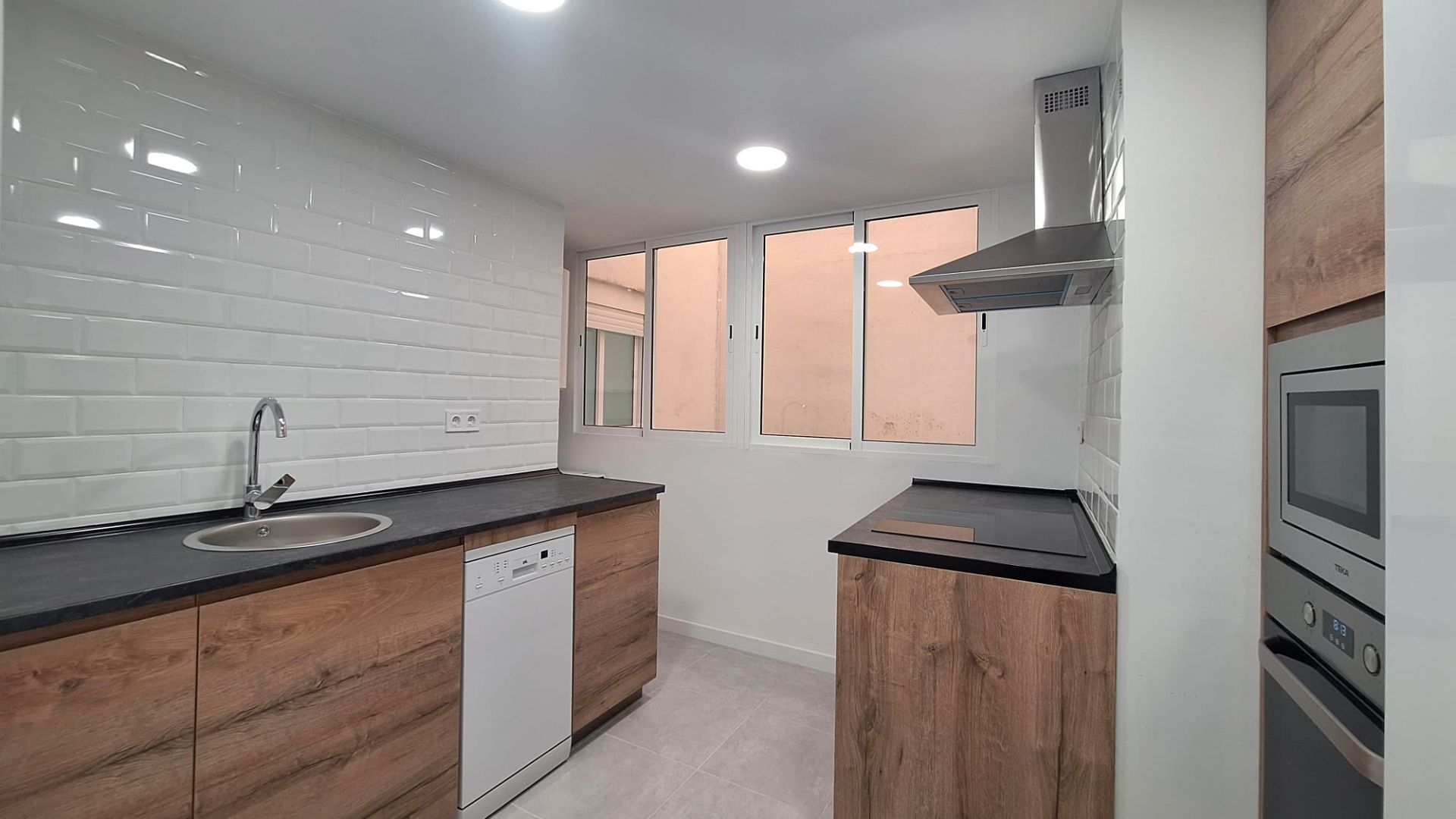 Kitchen of Flat to rent in Málaga Capital  with Oven and Washing machine