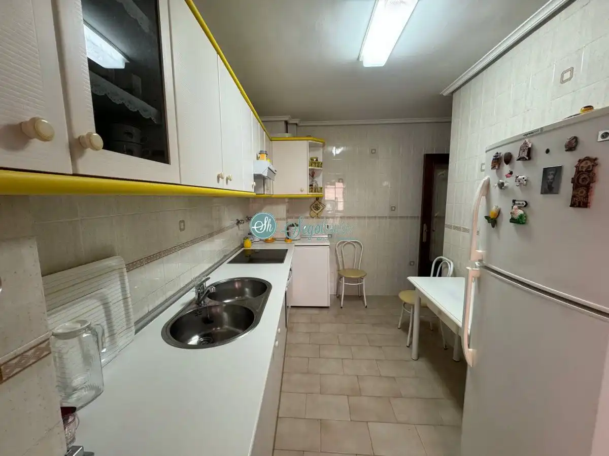 Cocina de Piso en venta en Segovia con Calefacción, Terraza y Trastero