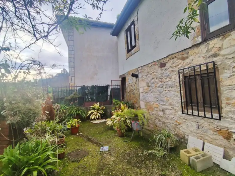 Außenansicht von Country house zum Verkauf in Pravia mit Heizung, Terrasse und Möbliert