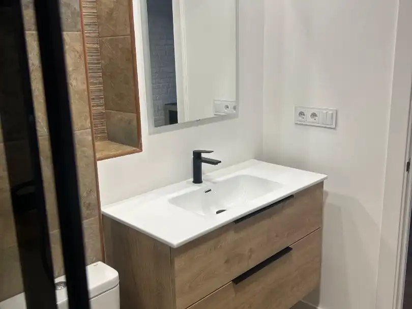 Bany de Oficina en venda en Ansoáin / Antsoain amb Aire condicionat, Calefacció i Moblat