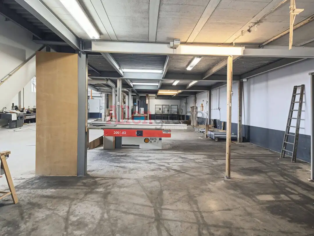 Industrial buildings for rent in Siero