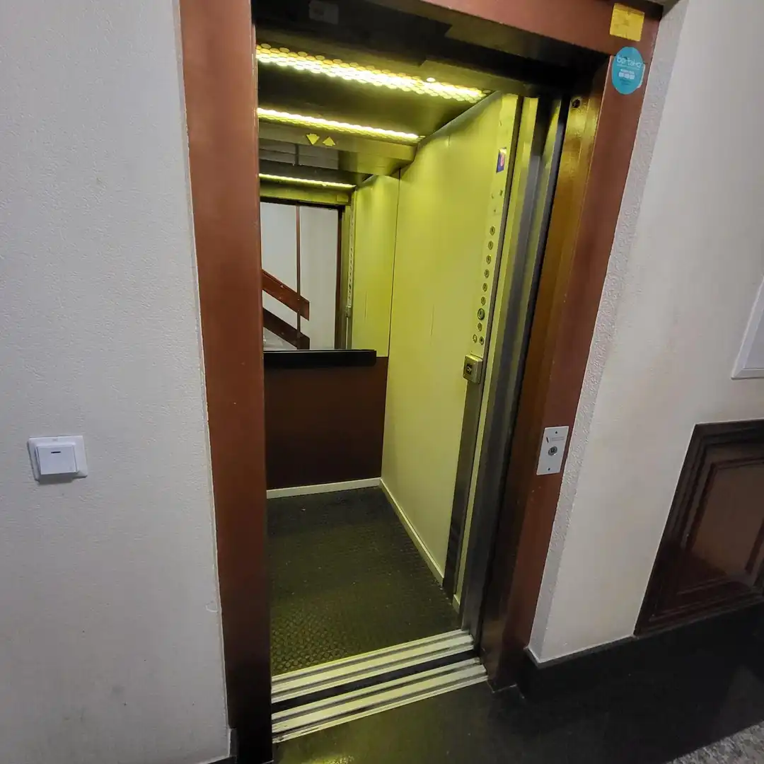 Piso en venta en Basauri  con Calefacción, Terraza y Trastero