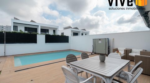 Foto 3 de Casa adosada en venta en Nuevo Bulevar, Mairena del Aljarafe