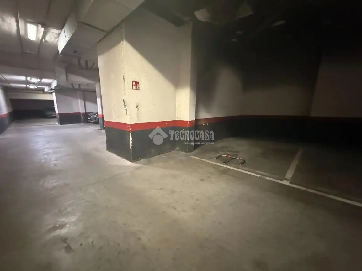 Parkplatz von Wohnung zum Verkauf in Madrid mit Klimaanlage, Heizung und Alarm