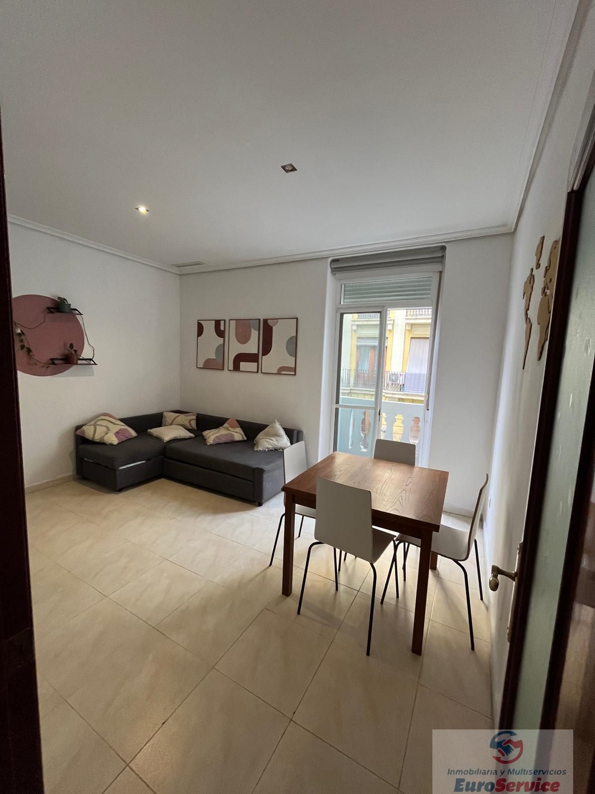 Sala d'estar de Apartament de lloguer en  Valencia Capital amb Terrassa i Balcó
