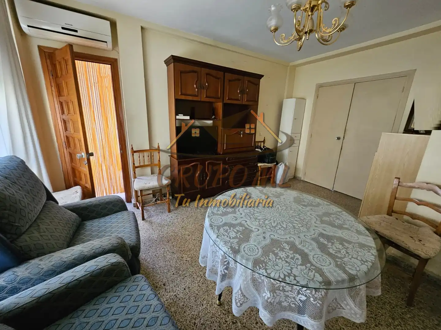 Sala d'estar de Pis en venda en Jaén amb Aire condicionat, Calefacció i Moblat