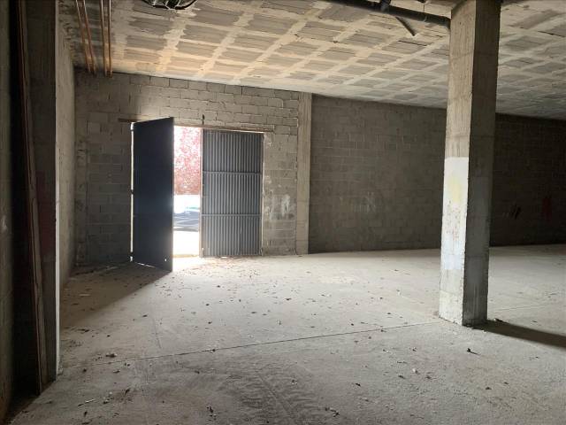 Local comercial en Venta en CL REJERO LORENZO DE AVILA en Hervencias