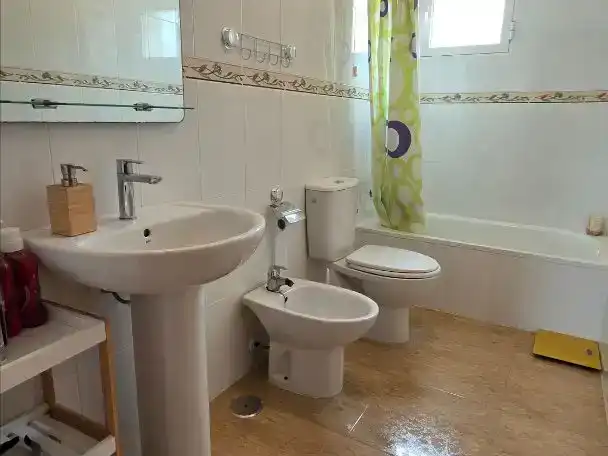 Bany de Pis en venda en San Pedro del Pinatar amb Aire condicionat