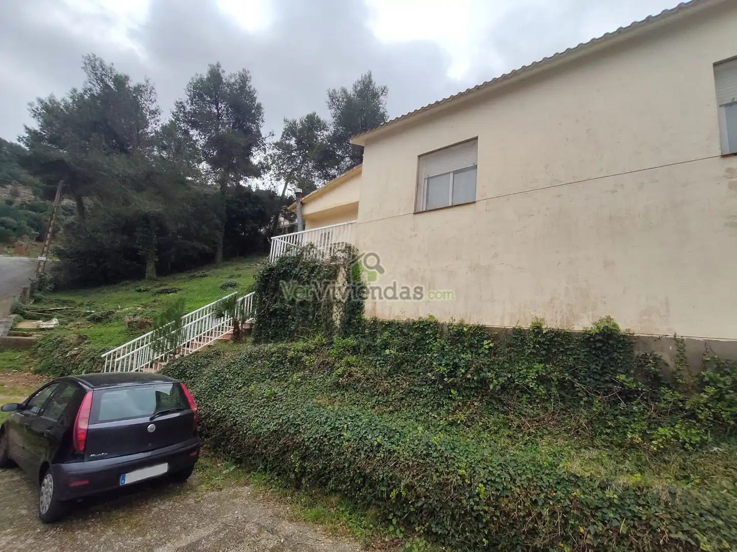 Vista exterior de Casa o xalet en venda en Vallirana amb Calefacció, Jardí privat i Terrassa