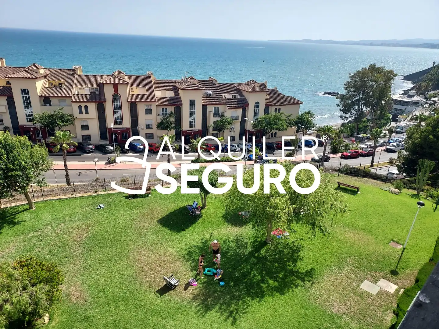 Exterior view of Attic for rent in Benalmádena  with Terrace, Swimming Pool and Furnished
