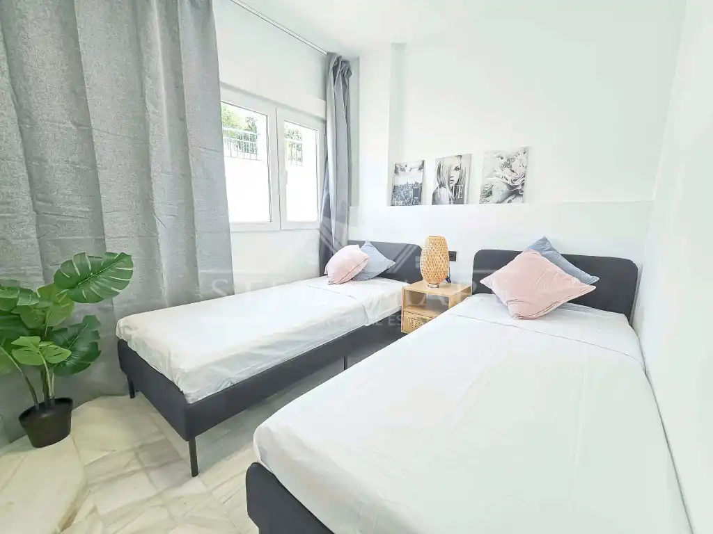 Habitación de Casa adosada en venta en Nerja con Aire acondicionado, Terraza y Amueblado