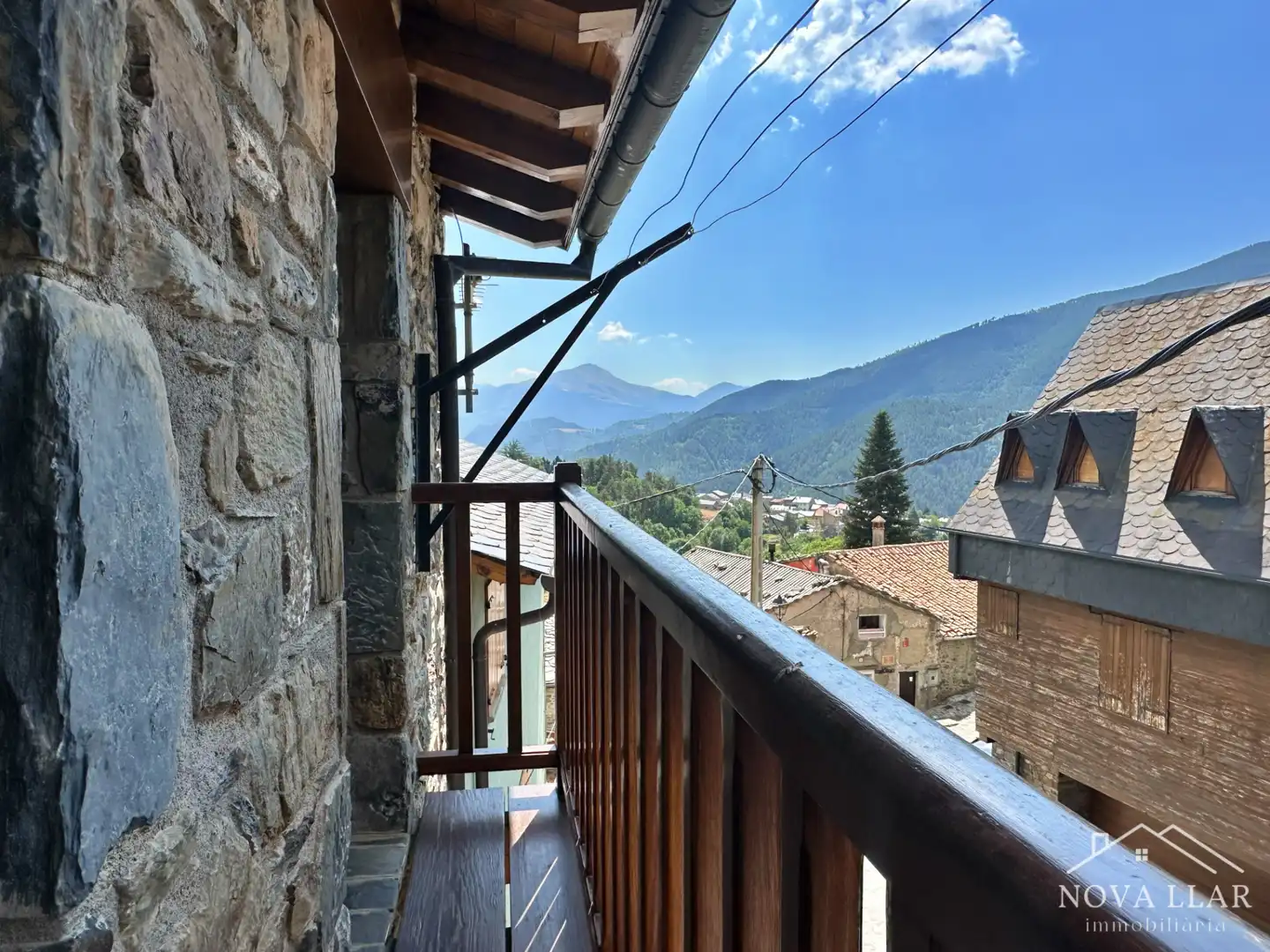 Adosado con terraza en venta en Passatge Perdigai