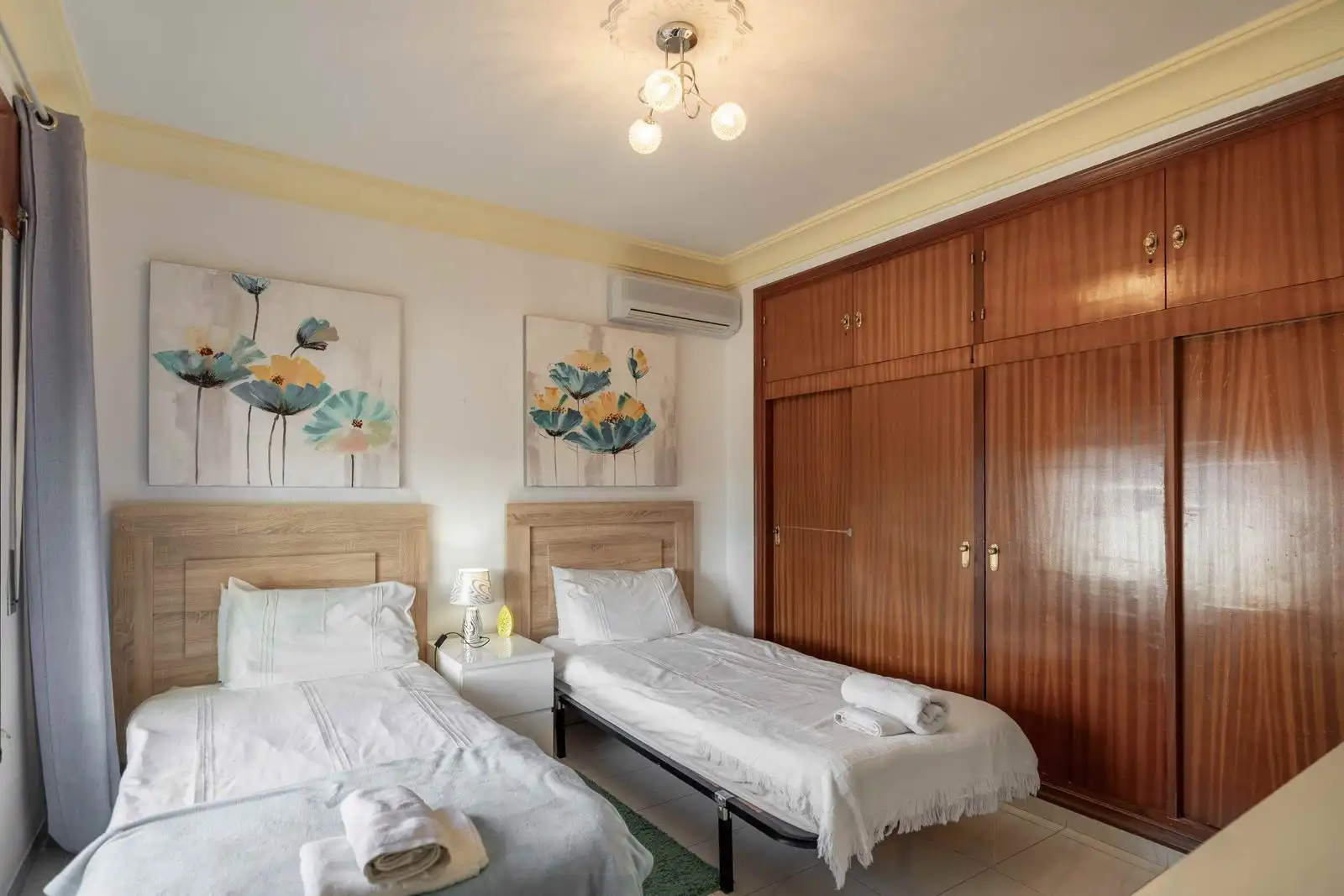 Bedroom of Detached homes for sale in Estepona  with Air Conditioner and Terrace