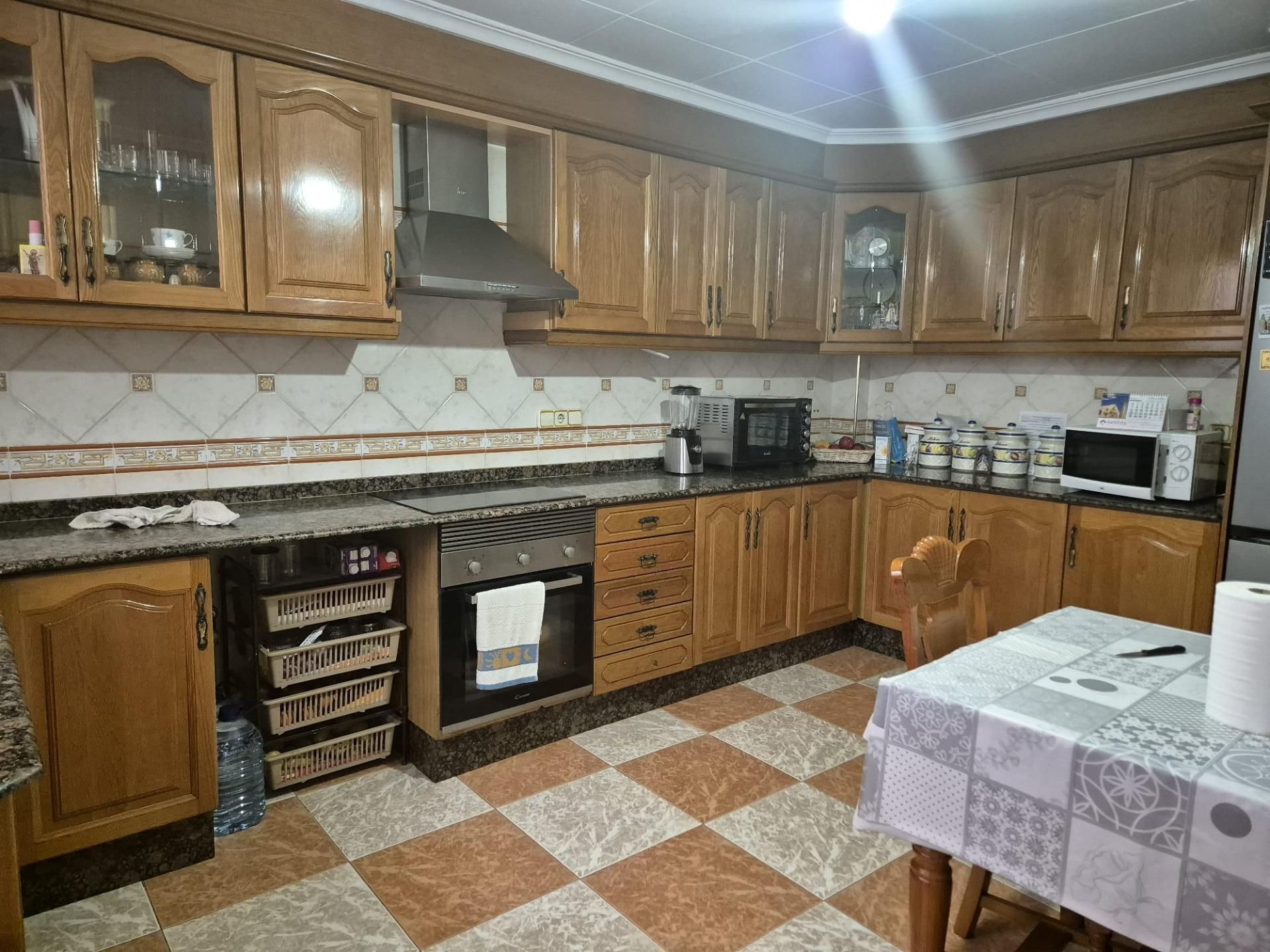 Cuina de Casa adosada en venda en Alaquàs amb Aire condicionat, Terrassa i Balcó